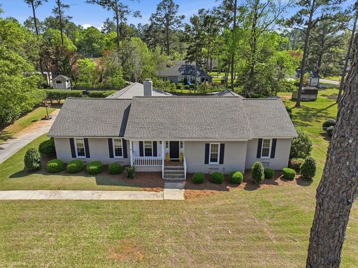 Property Photo:  2220 Wallington Dr  GA 31721 