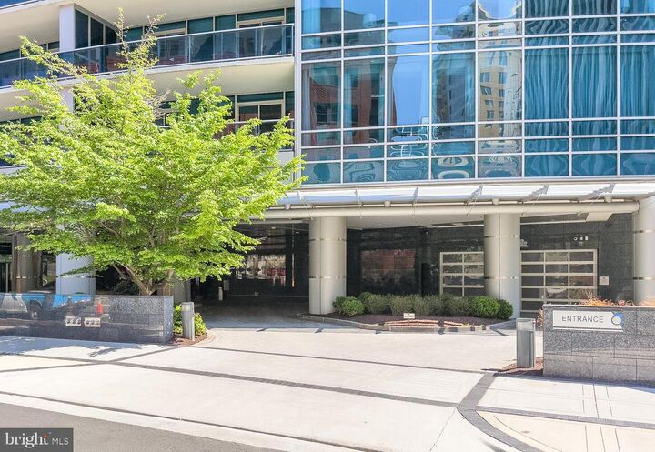 Property Photo: 1881 Nash Street N 504 VA 22209