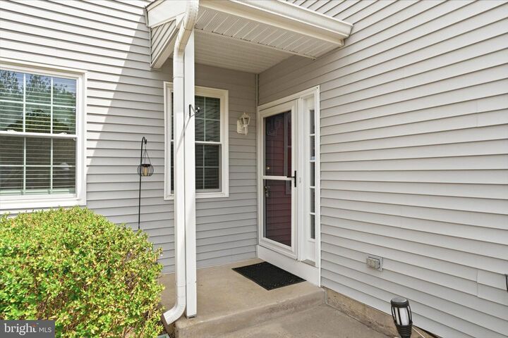 Property Photo:  27 Aspen Court  NJ 08505 