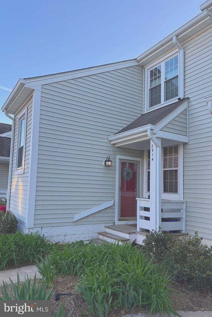 Property Photo:  2914 Yarling Court  VA 22042 