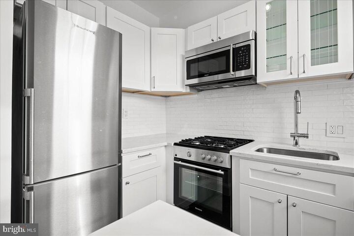 Property Photo: 3100 Wisconsin Avenue NW 406 DC 20016