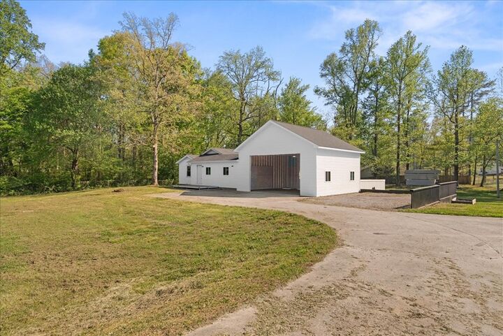 Property Photo:  602 Dawnville Road  GA 30721 