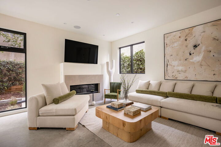 Property Photo:  929 Hilldale  CA 90069 