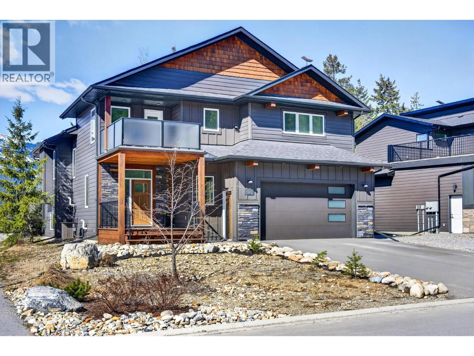 Property Photo: 1542 Cedar Street BC V0A 1H6