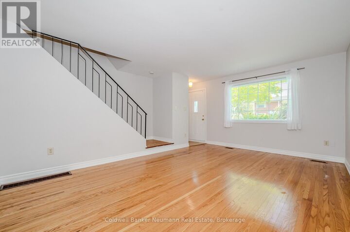 Photo de la propriété:  144 Princeton Drive  ON L8T 1S8 
