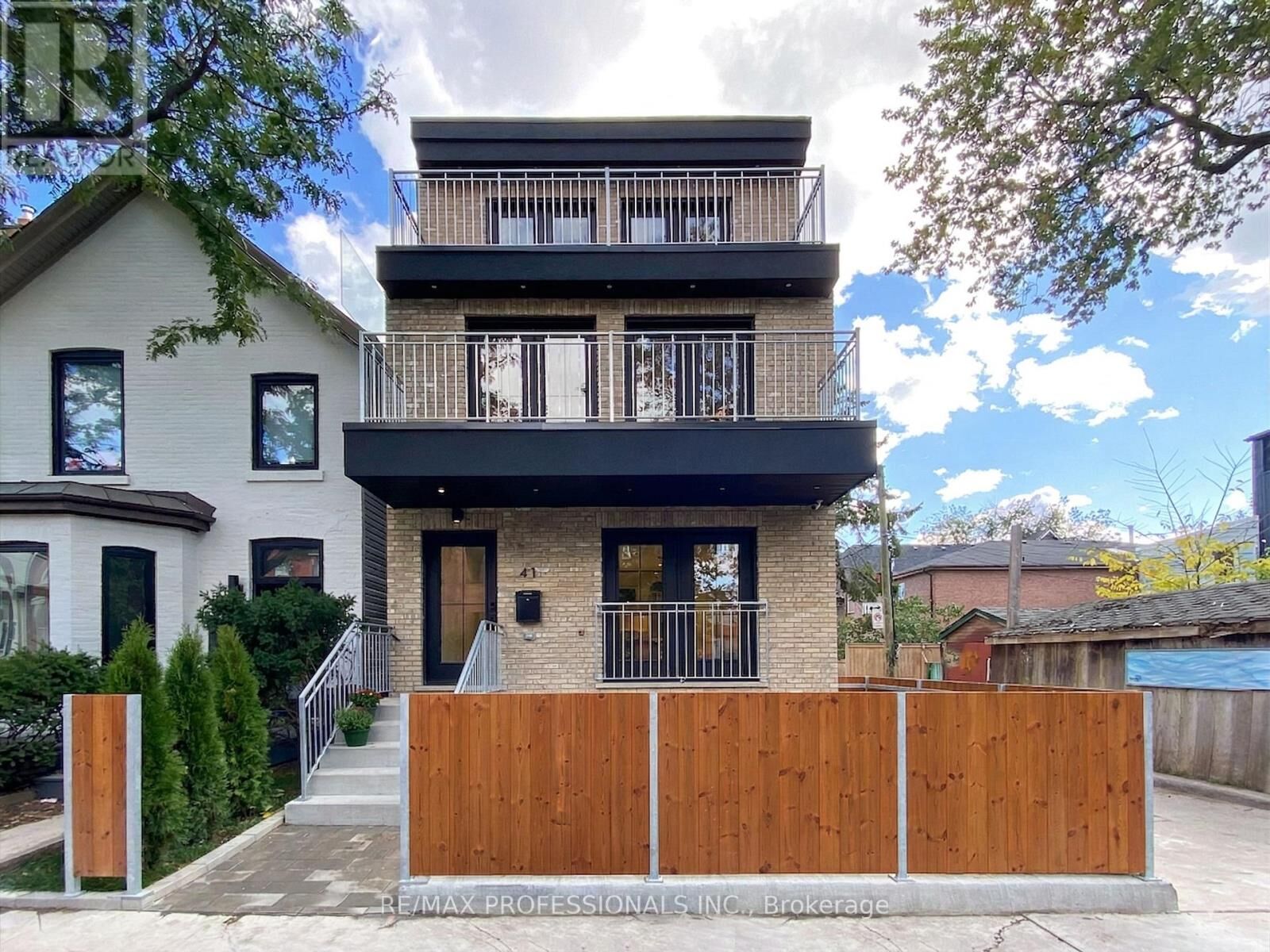 Property Photo:  41 Rolyat Street  ON M6J 1S5 