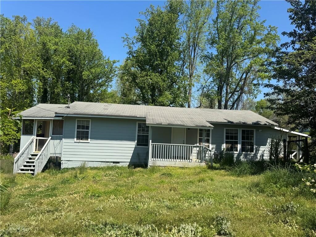 Property Photo:  165 Cherokee Avenue  GA 30107 