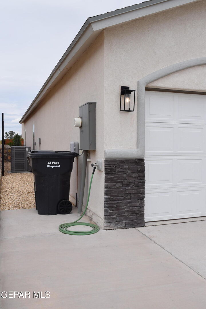 Property Photo:  355 Sol Court  TX 79821 