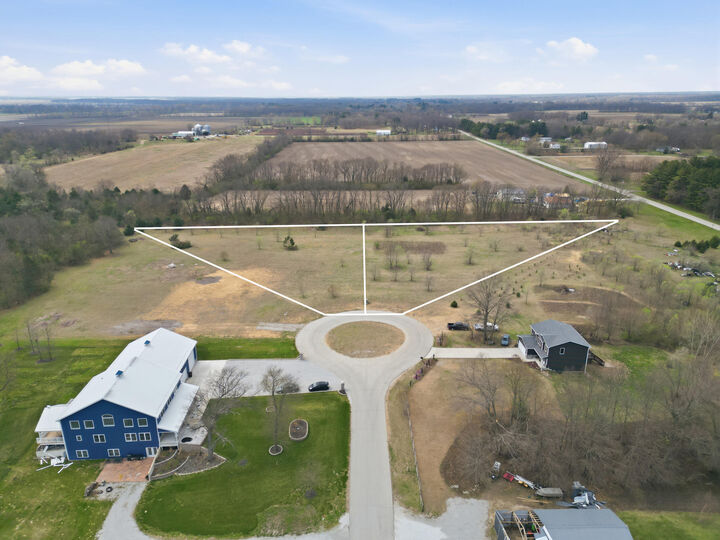 Property Photo:  940 N  IN 46349 