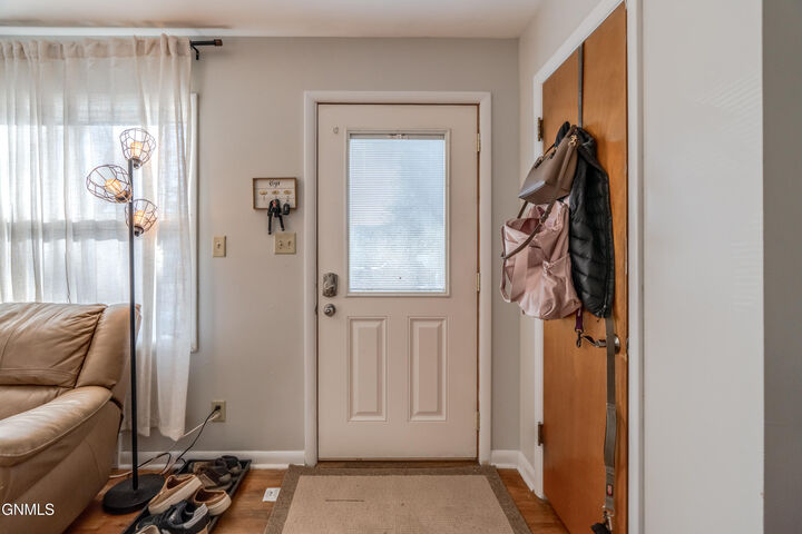 Property Photo: 566 Sunset Place ND 58504