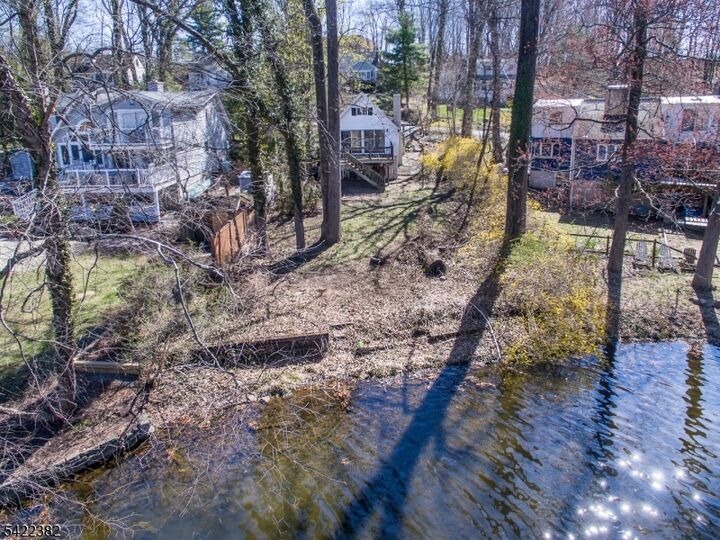 Property Photo:  48 Lakeside Trl  NJ 07405 