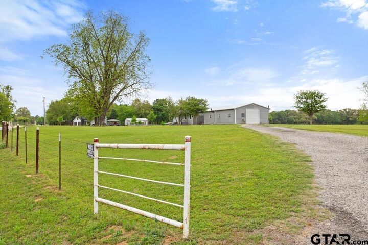 Property Photo: 13070 Cr 411 (Lindale Isd) TX 75706