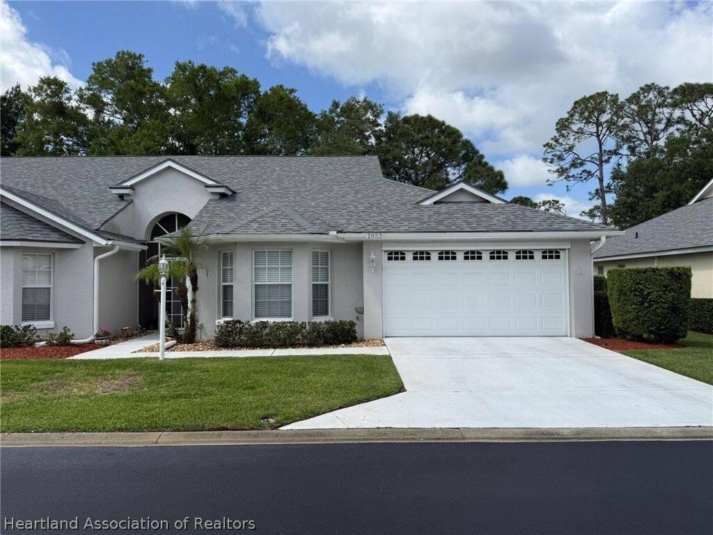 Property Photo:  2052 Ashley Oaks Circle  FL 33870 