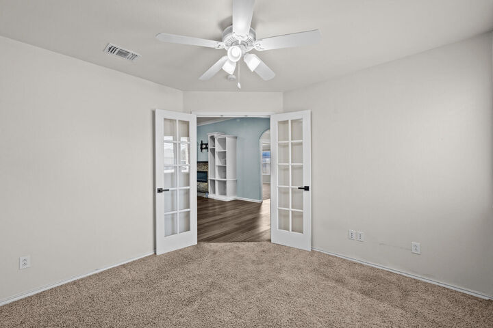 Property Photo:  5906 Valencia Avenue  TX 79407 