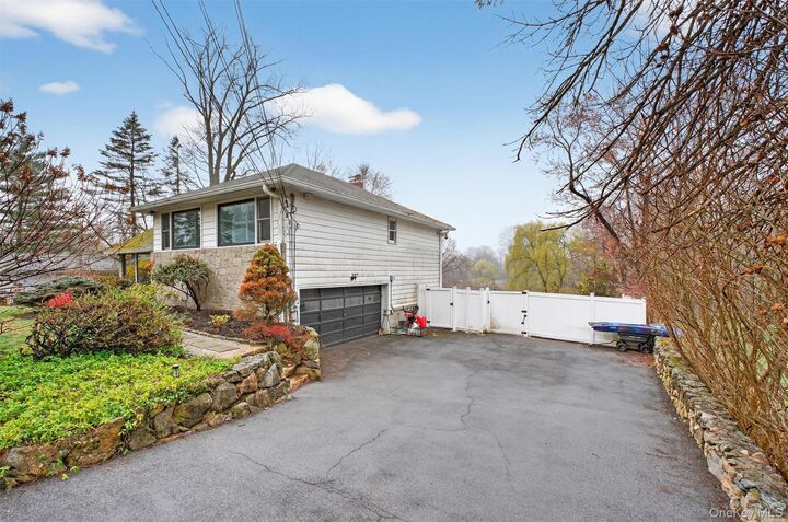 Property Photo:  43 Woodbine Drive  NY 10541 
