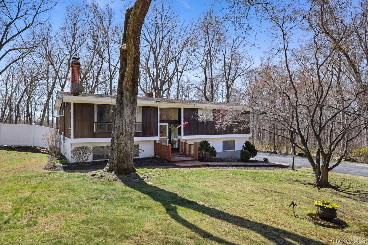 Property Photo:  320 Allview Avenue  NY 10509 
