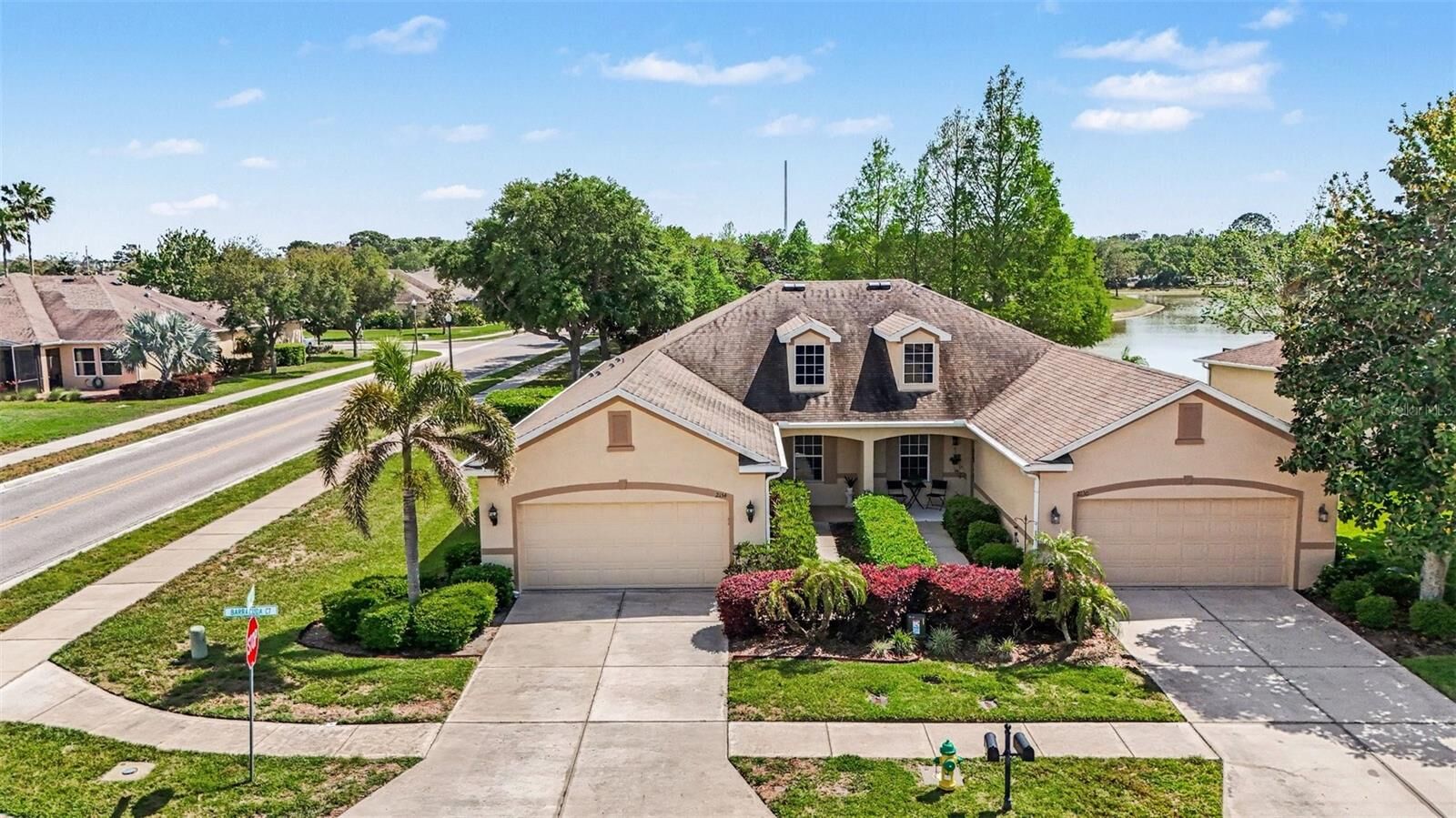 Property Photo: 2134 Barracuda Court FL 34691