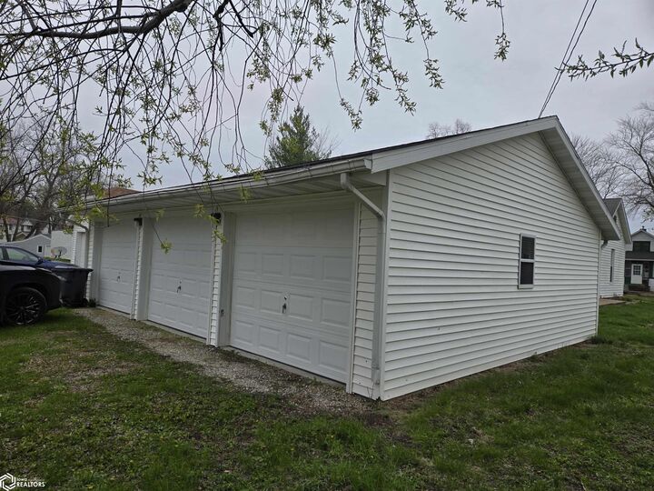 Property Photo:  1711 Lincoln Street  IA 52601 