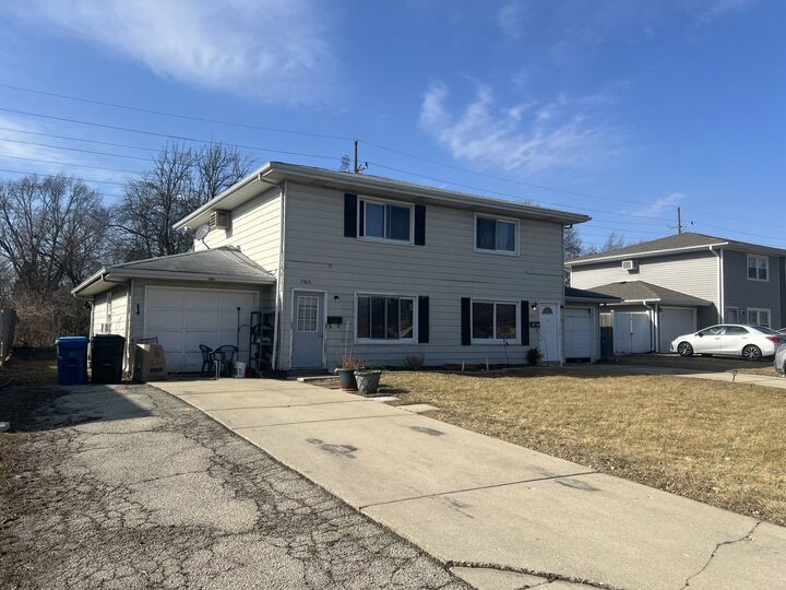 Property Photo:  1060 &Amp 1062 N Highland Avenue  IL 60506 