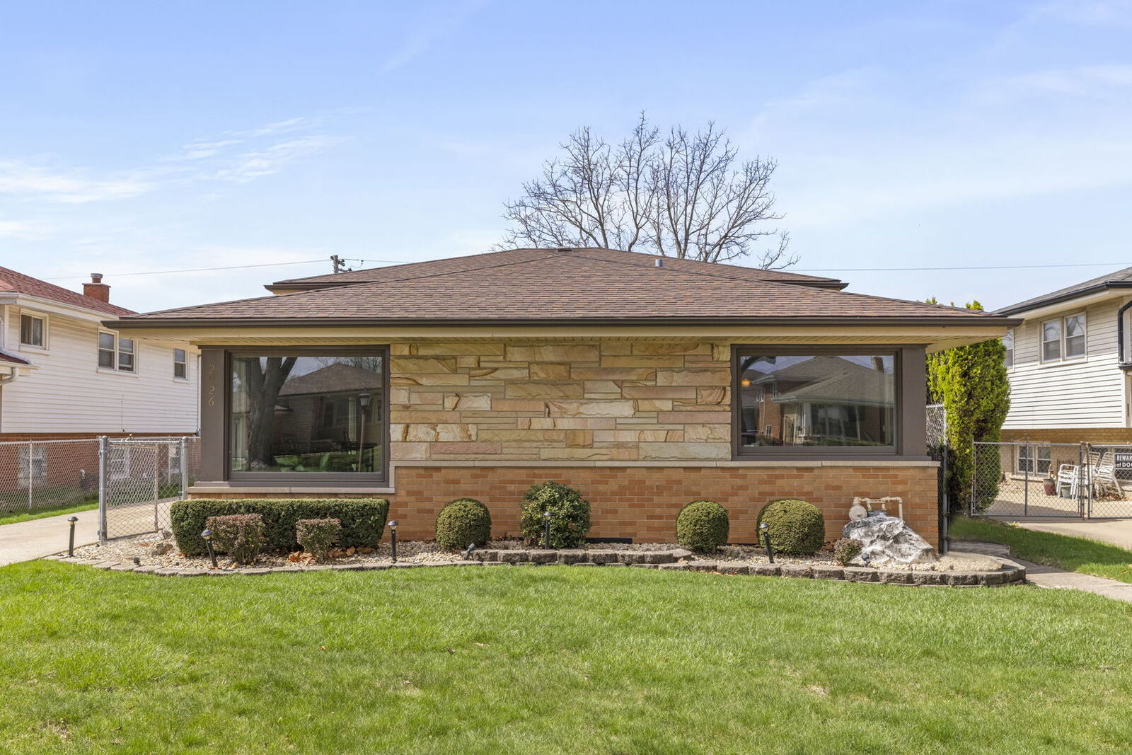 Property Photo:  