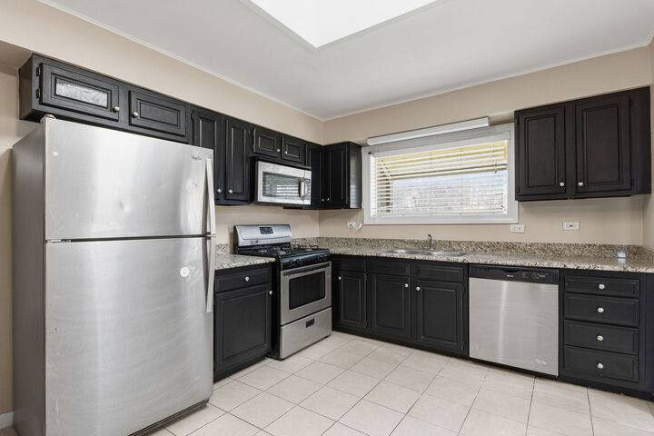 Property Photo:  3 Revere Court  IL 60440 