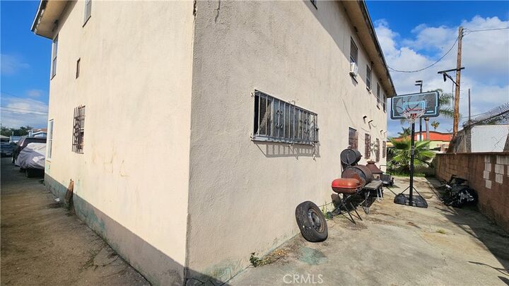 Property Photo:  1004 N Poinsettia  CA 90221 