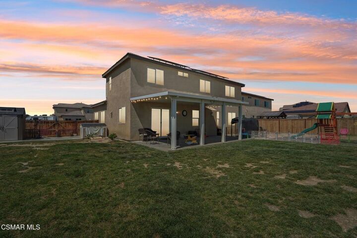 Property Photo:  2016 Via Vida Feliz Avenue  CA 93560 