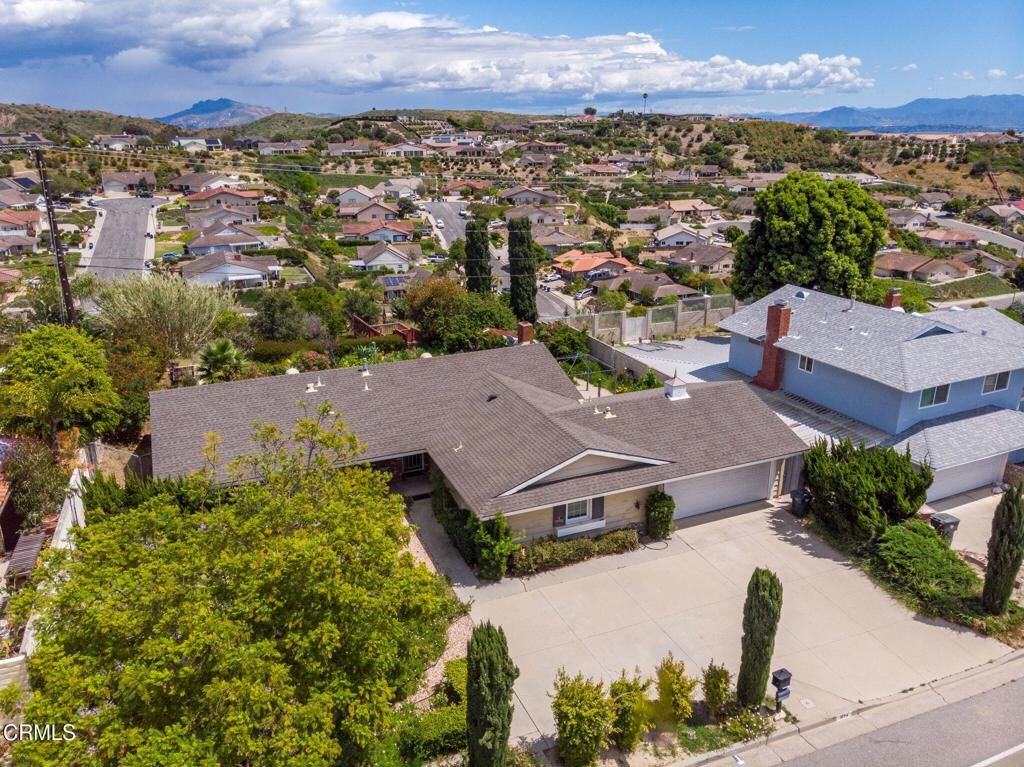 Property Photo:  1074 Colina Vista  CA 93003 