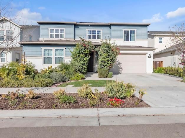 Property Photo:  1557 Huntington Way  CA 95330 