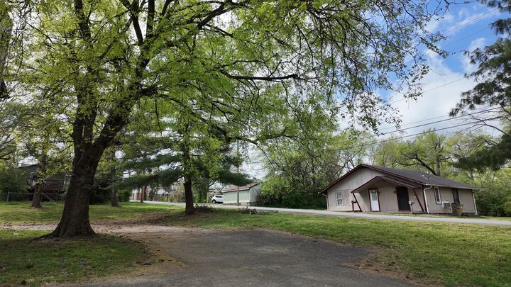 Property Photo: 202A E Palestine Ave TN 37115