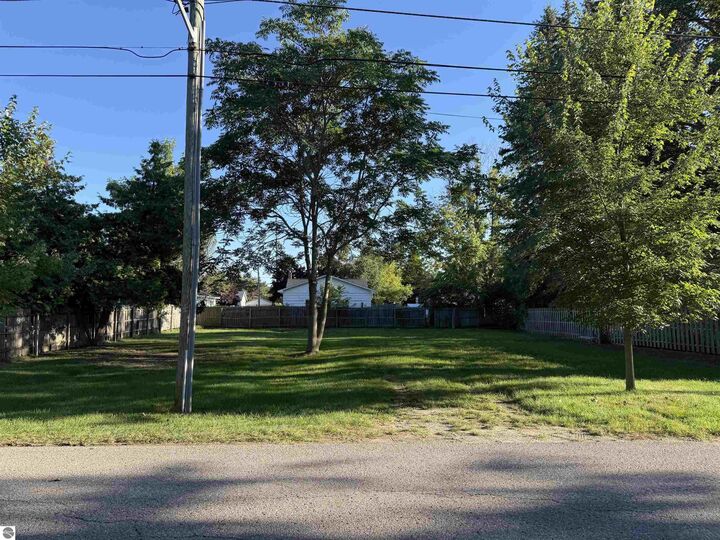 Property Photo: 406 W Lincoln Avenue MI 49720