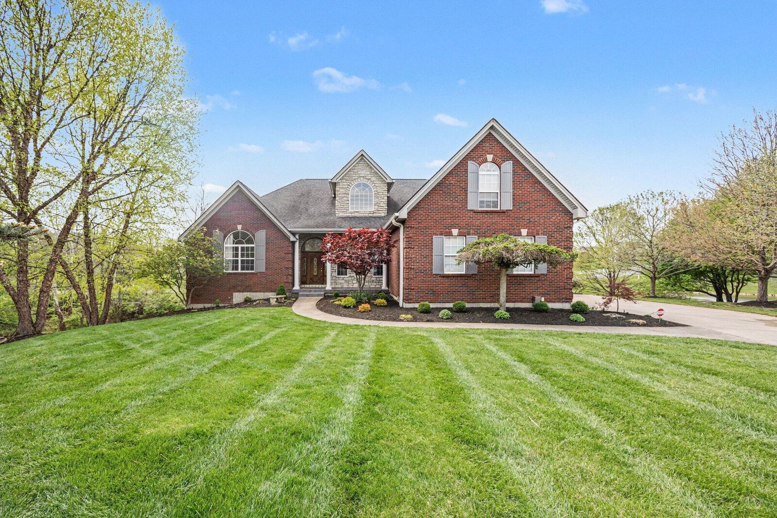 Property Photo:  1013 Reigh Count Drive  KY 41091 