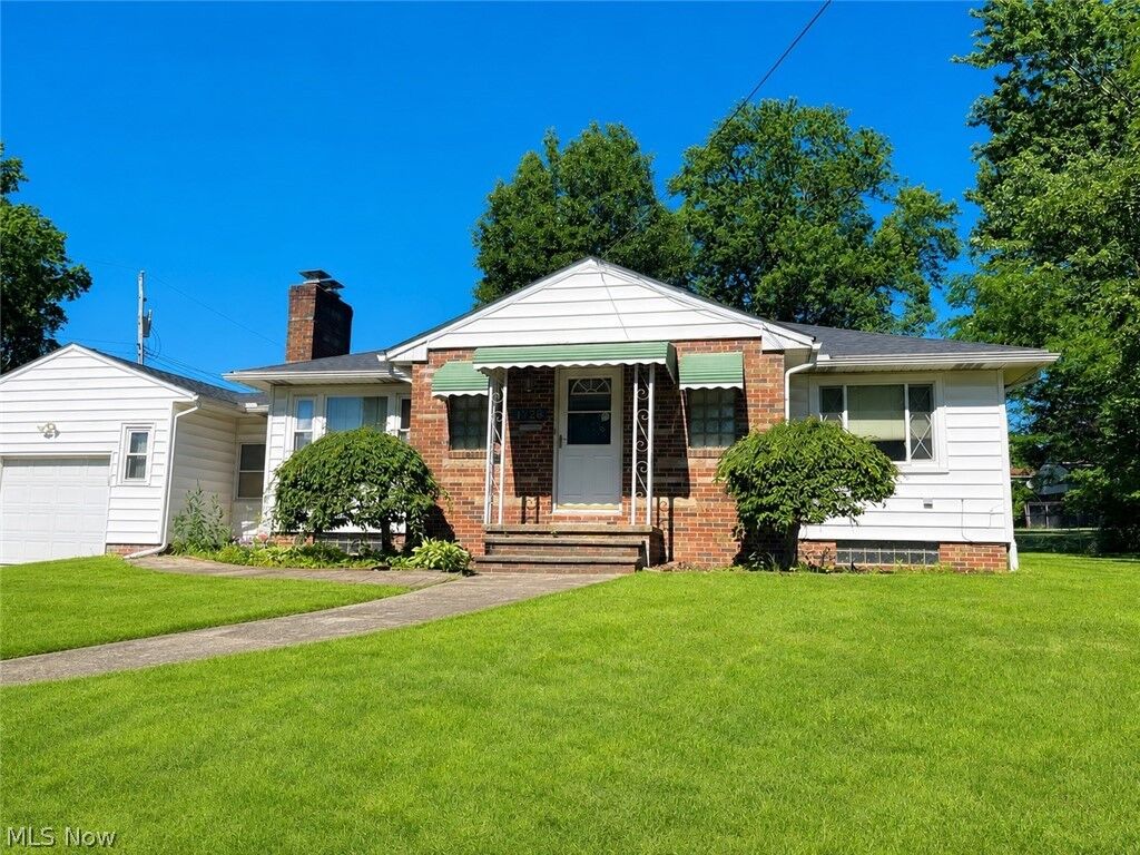 Property Photo: 1528 Hammel Street OH 44306