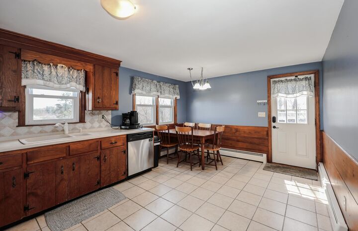 Property Photo:  9 Avery Road  NH 03053 