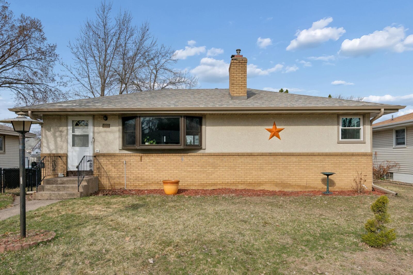 Property Photo:  4920 Monroe Street NE  MN 55421 