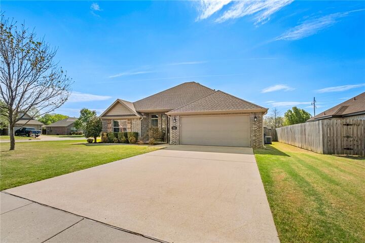 Property Photo:  788 Roselawn Street  AR 72761 