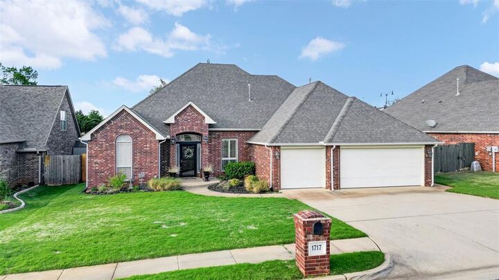 Property Photo:  1717 Redland Drive  OK 73003 
