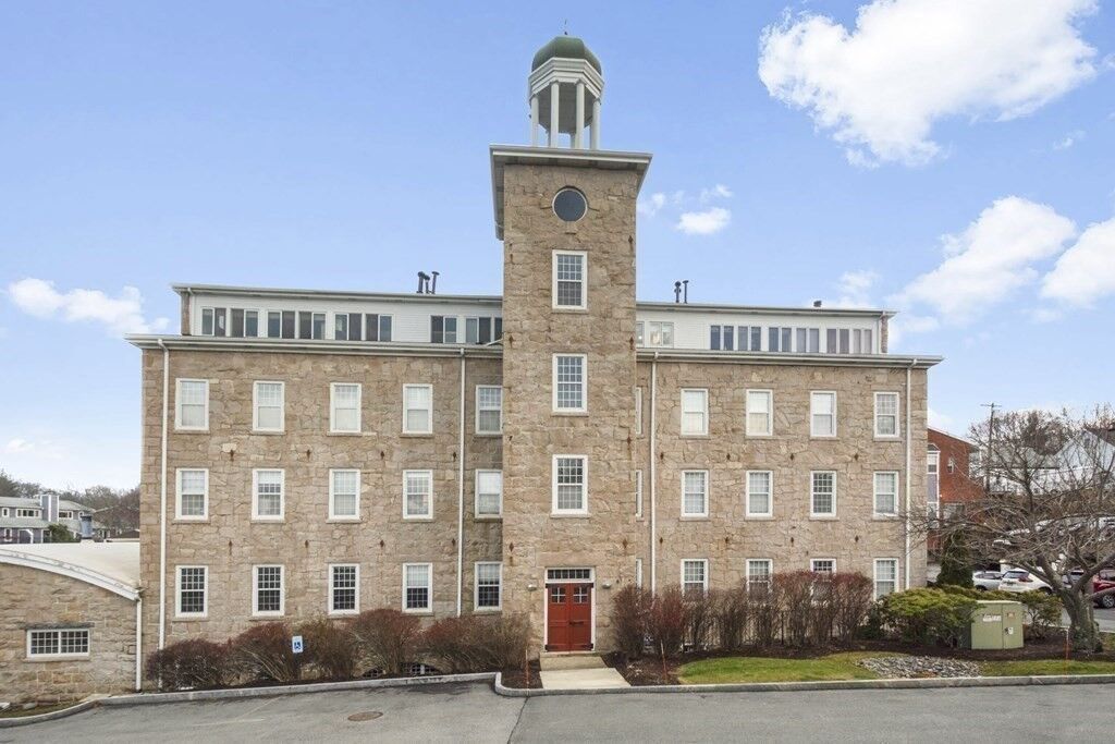 Property Photo:  7 South Stone Mill 524  MA 02026 