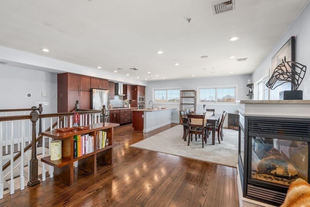 Property Photo: 572 Freeport Street 302 MA 02122