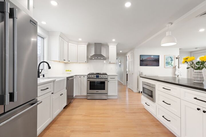 Property Photo:  20 Lyndon Road  MA 02067 