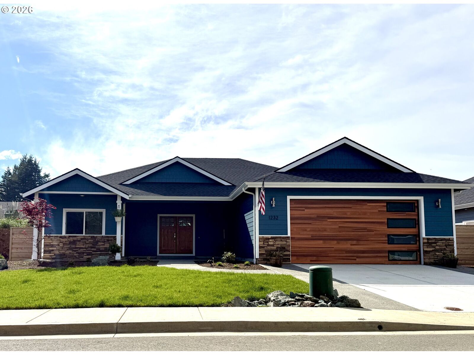 Property Photo: 1232 Lighthouse Ln OR 97415