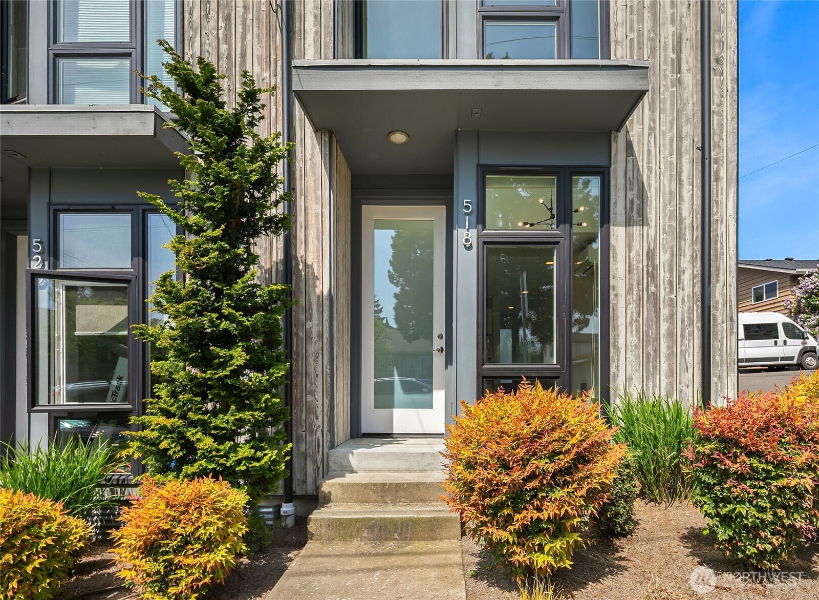 Property Photo:  518 NW Bright Street  WA 98107 