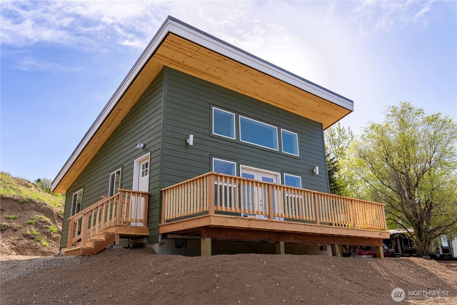 Property Photo: 428 Castle Avenue WA 98862