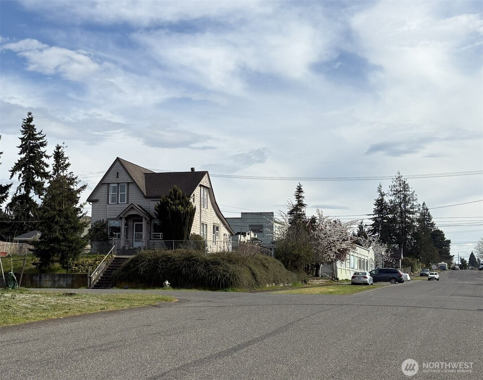 Property Photo:  502 E Wright Avenue  WA 98404 