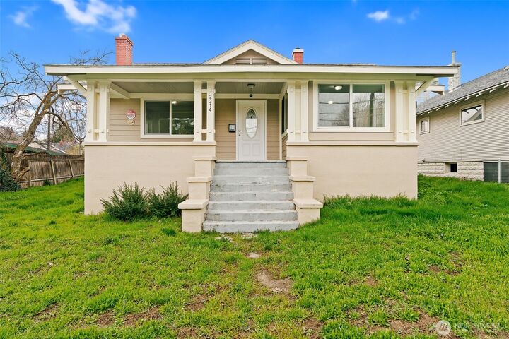 Property Photo: 2214 Summitview Avenue WA 98902