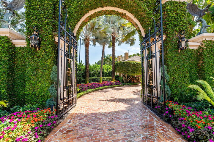 Property Photo:  301 Mizner Lake Estates Drive  FL 33432 