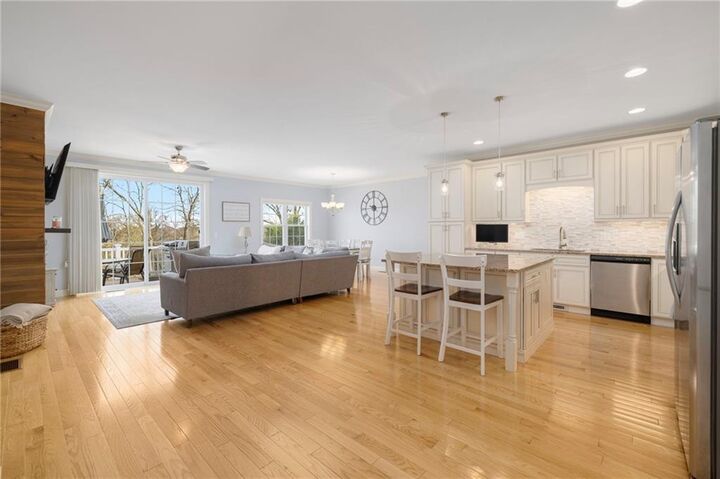 Property Photo:  3 Garden Vista Drive 3  RI 02902 