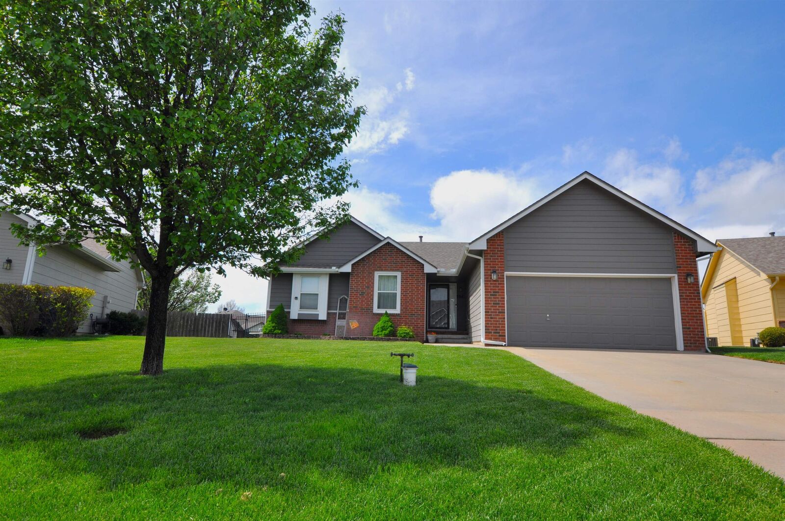 Property Photo:  8841 N Hidden Lane  KS 67147 