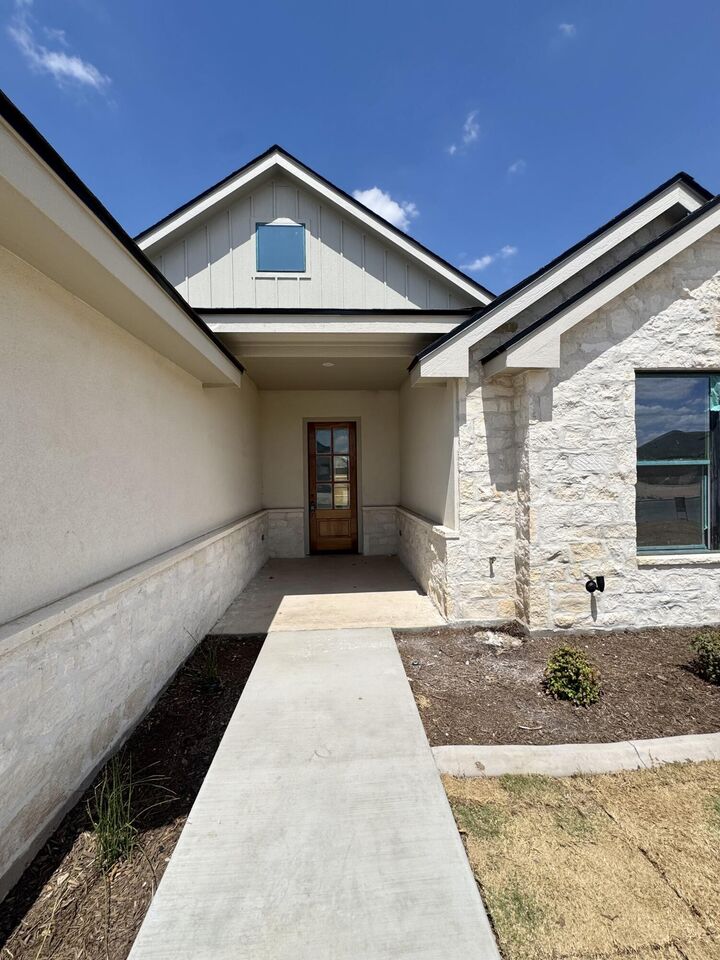 Property Photo:  3142 Maplewood Drive  TX 76904 