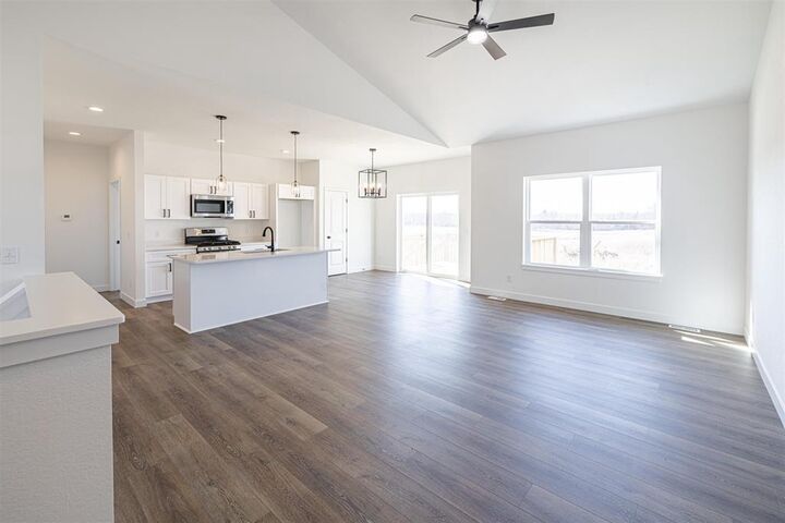 Property Photo:  425 Village Lane  WI 54971 